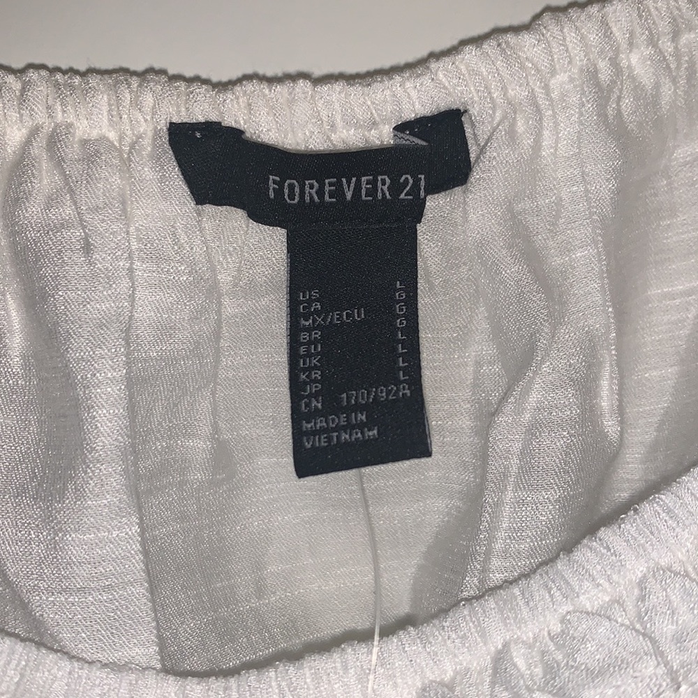 Forever 21 Ruffle blouse - Picture 2 of 2